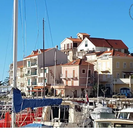 Porat Vela Apartment